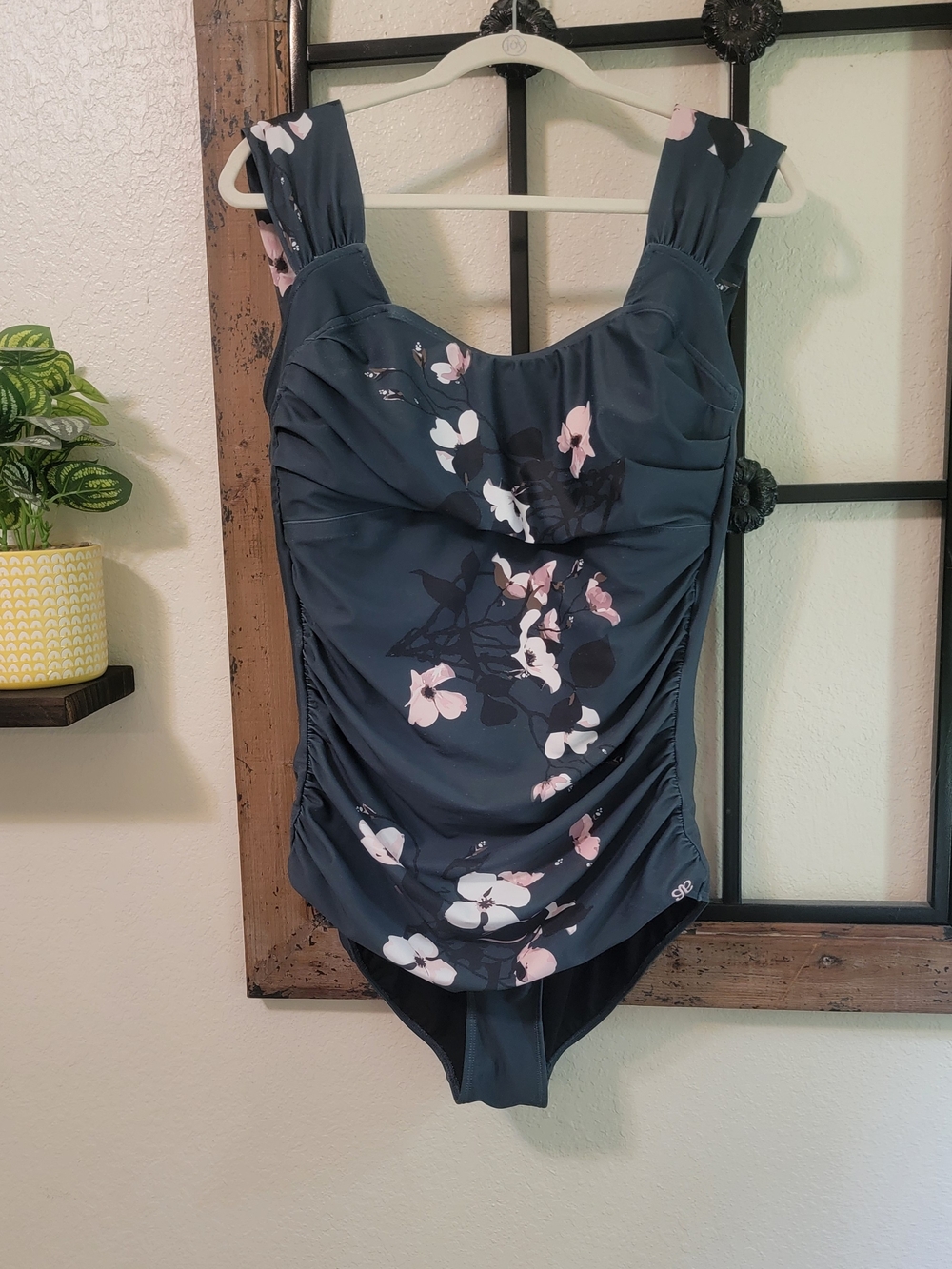 Albion One-Piece Swimsuit Tummy Control Wide Straps Women's XL